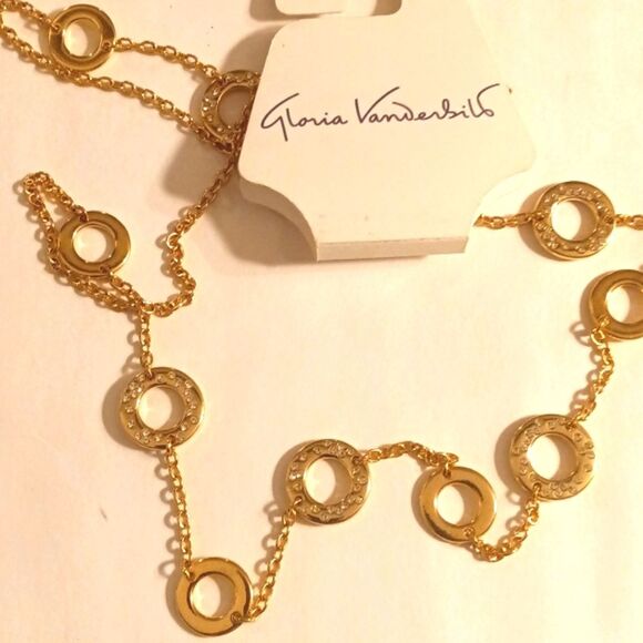 NWT Gloria Vanderbilt 15 Inch Gold tone and Diamond Crystal Necklace - Picture 4 of 6